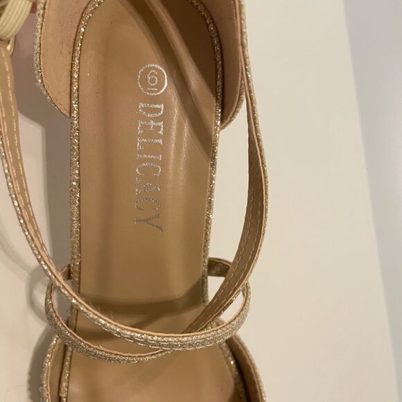 Delicacy shoes, Style: Excited, color Champagne, all man made materials - Picture 3 of 13
